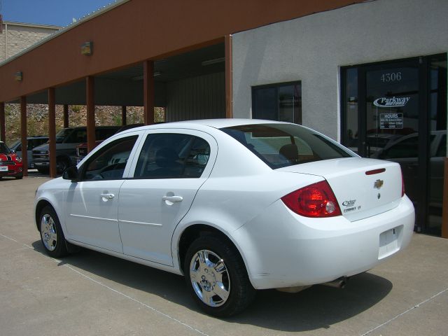 Chevrolet Cobalt 2010 photo 3