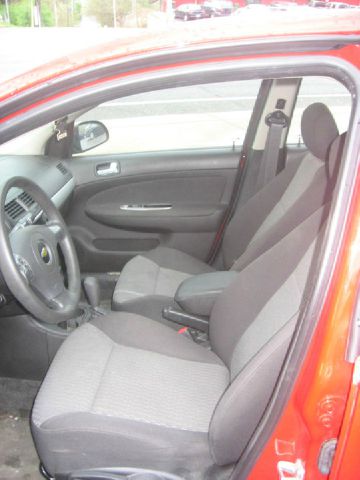 Chevrolet Cobalt 2010 photo 2