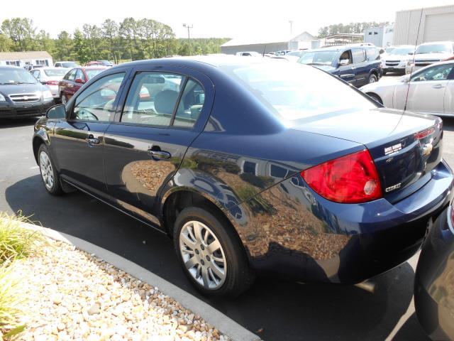 Chevrolet Cobalt 2010 photo 2