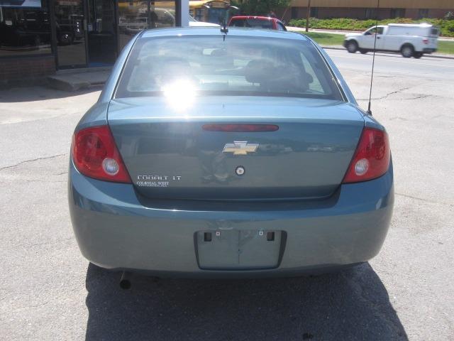 Chevrolet Cobalt 2010 photo 4