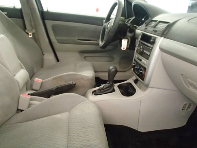 Chevrolet Cobalt 2010 photo 2