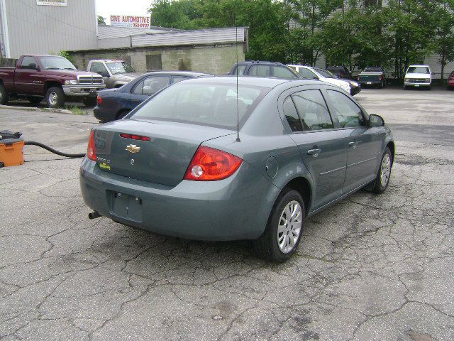 Chevrolet Cobalt 2010 photo 2