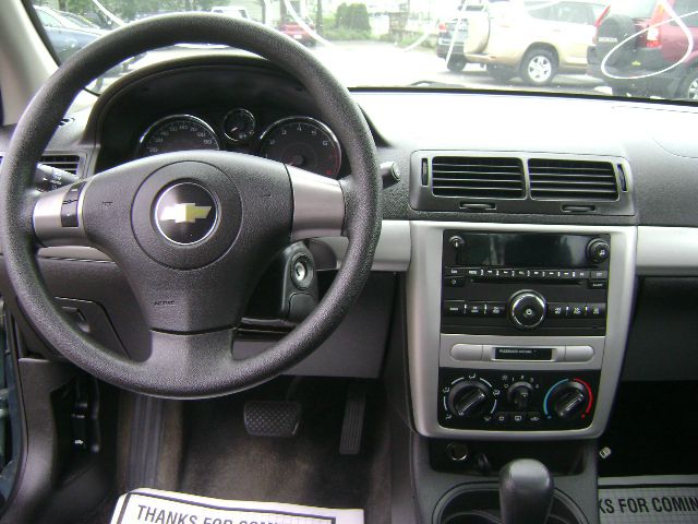 Chevrolet Cobalt 2010 photo 4