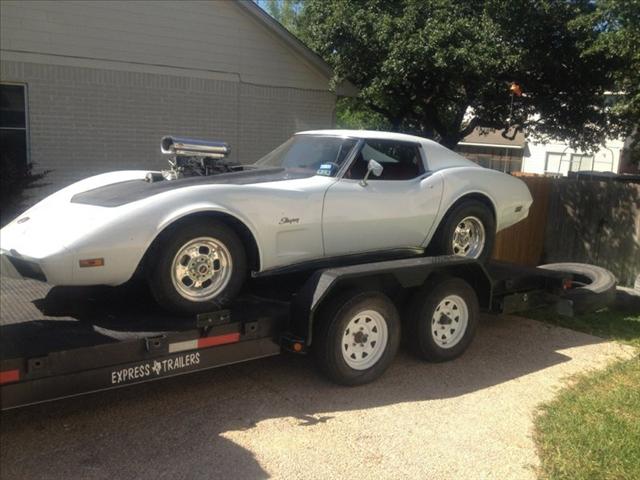 Chevrolet Corvette 1976 photo 2