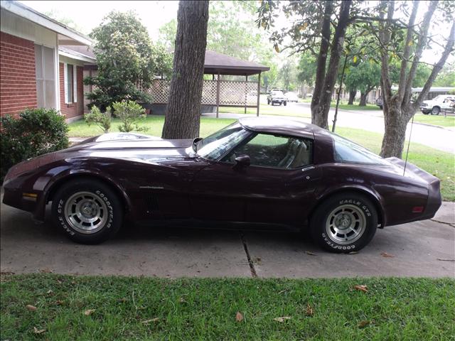 Chevrolet Corvette 1982 photo 3