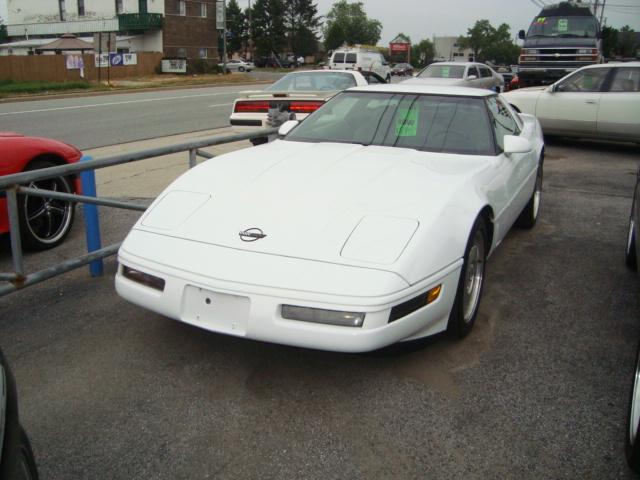 Chevrolet Corvette Base Coupe