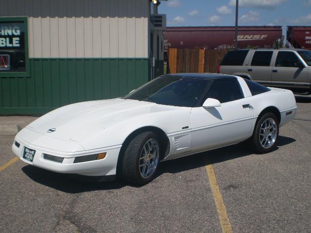 Chevrolet Corvette Base Coupe