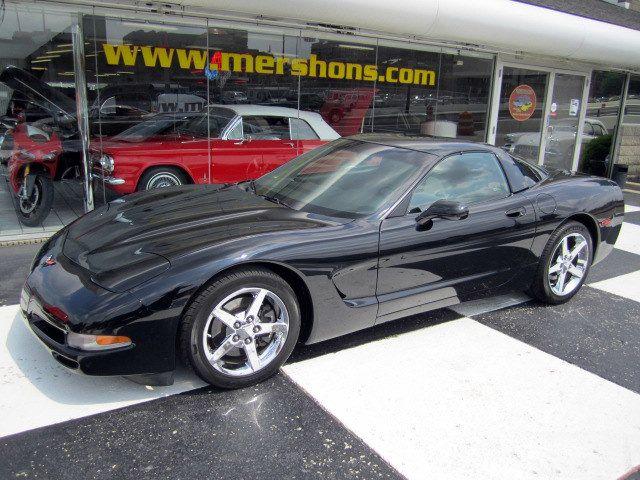 Chevrolet Corvette Base Coupe