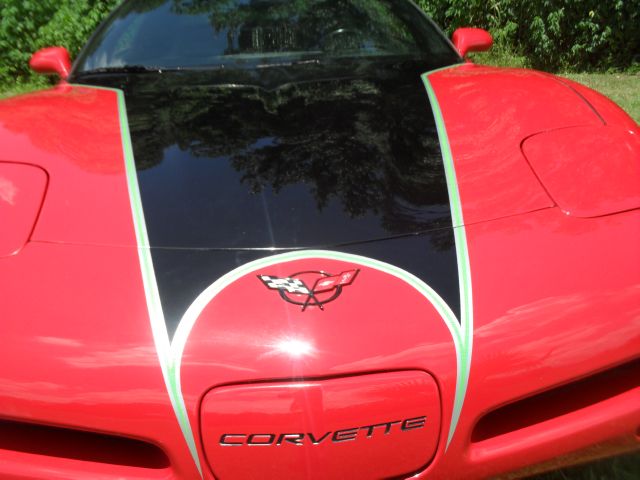 Chevrolet Corvette 2000 photo 1