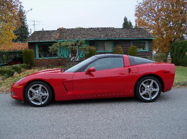 Chevrolet Corvette Base Coupe