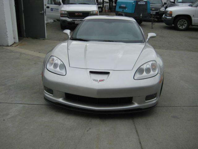 Chevrolet Corvette 2010 Volkswagen SE Coupe