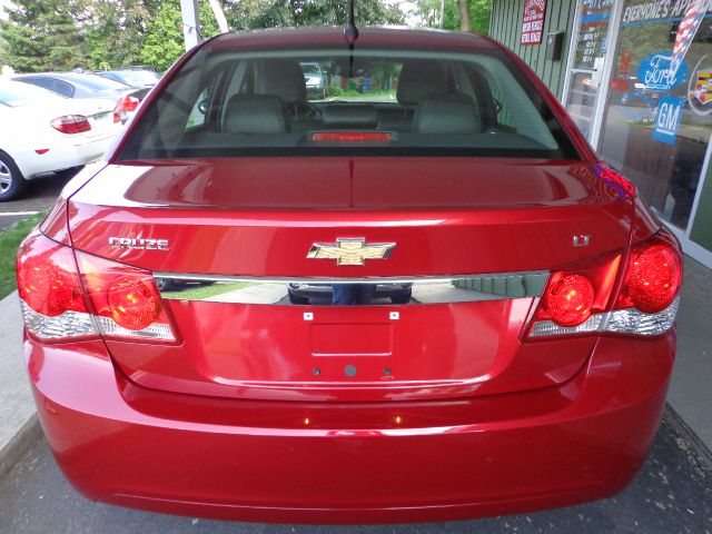 Chevrolet Cruze 4dr AWD SUV Sedan