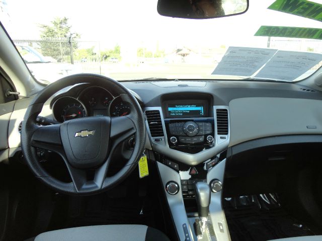 Chevrolet Cruze 2011 photo 3