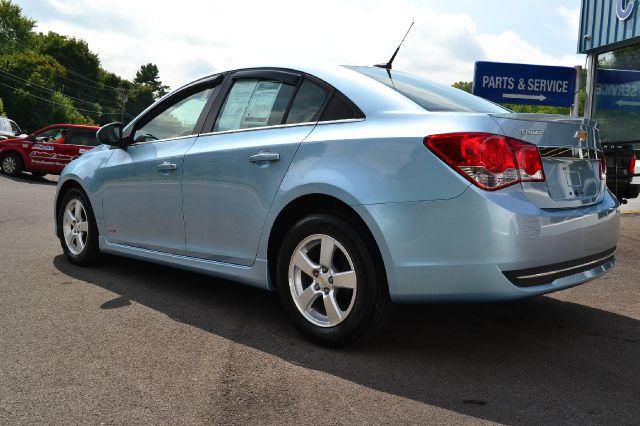 Chevrolet Cruze 2011 photo 2