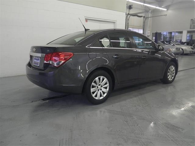 Chevrolet Cruze 2011 photo 2