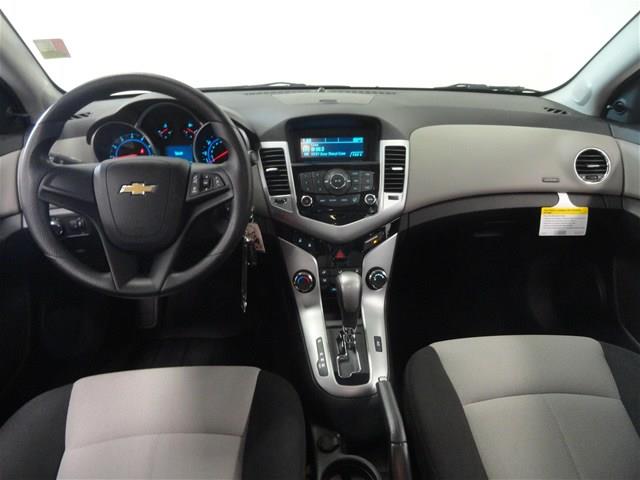 Chevrolet Cruze 2011 photo 2