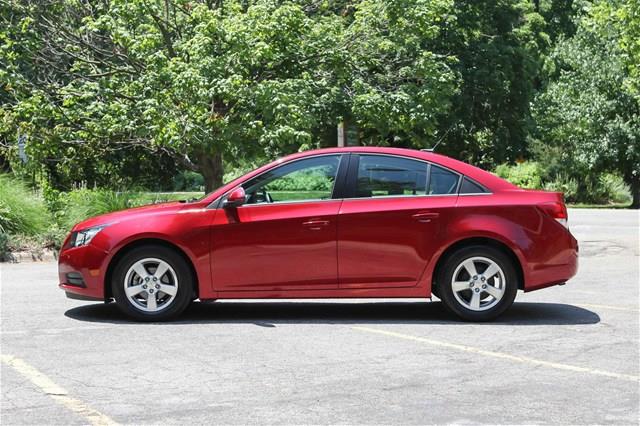 Chevrolet Cruze 2011 photo 1