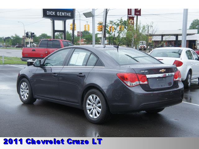 Chevrolet Cruze 2011 photo 2