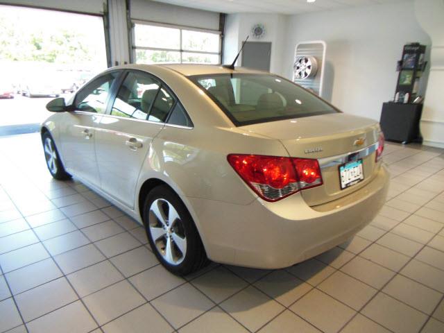 Chevrolet Cruze 2011 photo 2