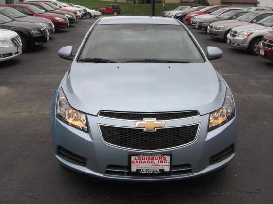 Chevrolet Cruze 2011 photo 2