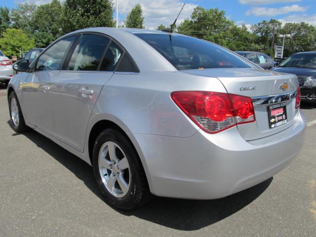 Chevrolet Cruze 2011 photo 3