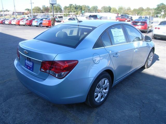 Chevrolet Cruze 2012 photo 2