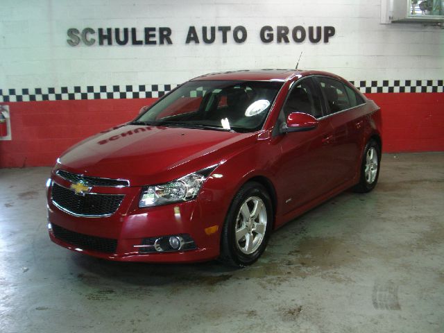 Chevrolet Cruze 2005 Toyota Sedan