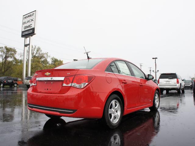 Chevrolet Cruze 2012 photo 2