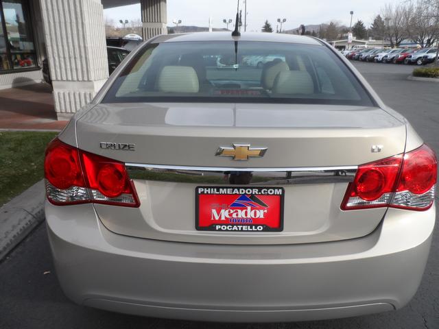 Chevrolet Cruze 2012 photo 2