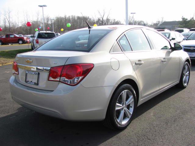 Chevrolet Cruze 2012 photo 2