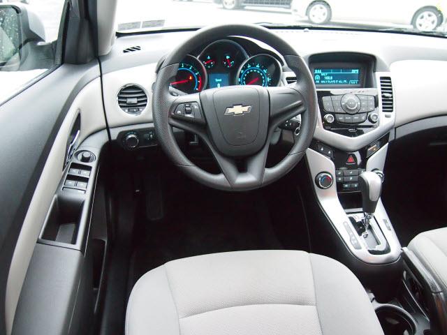 Chevrolet Cruze 2012 photo 3