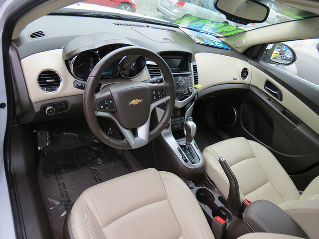 Chevrolet Cruze 2012 photo 2