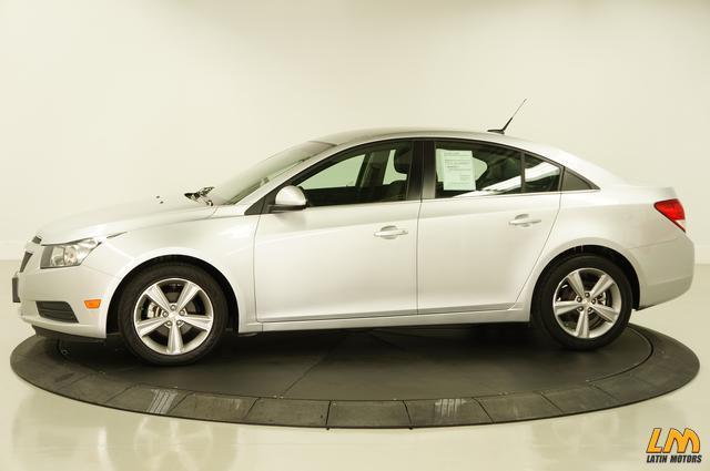 Chevrolet Cruze 4dr AWD SUV Sedan