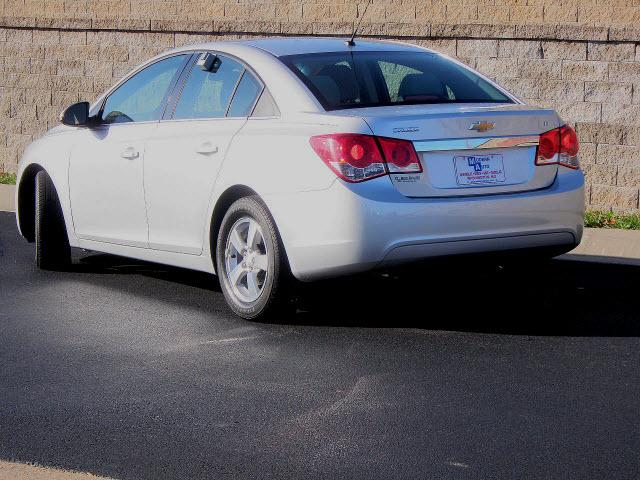 Chevrolet Cruze 2012 photo 2