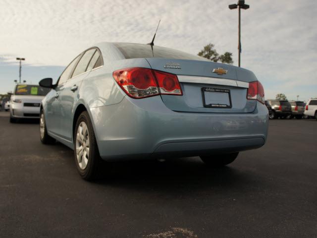 Chevrolet Cruze 2012 photo 3