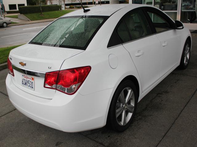 Chevrolet Cruze 2012 photo 2