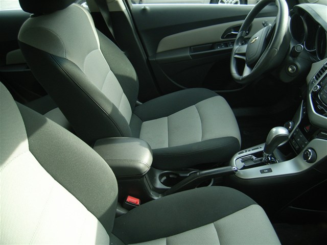 Chevrolet Cruze 2012 photo 3