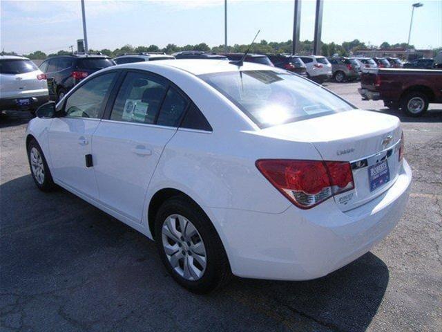 Chevrolet Cruze 2012 photo 2