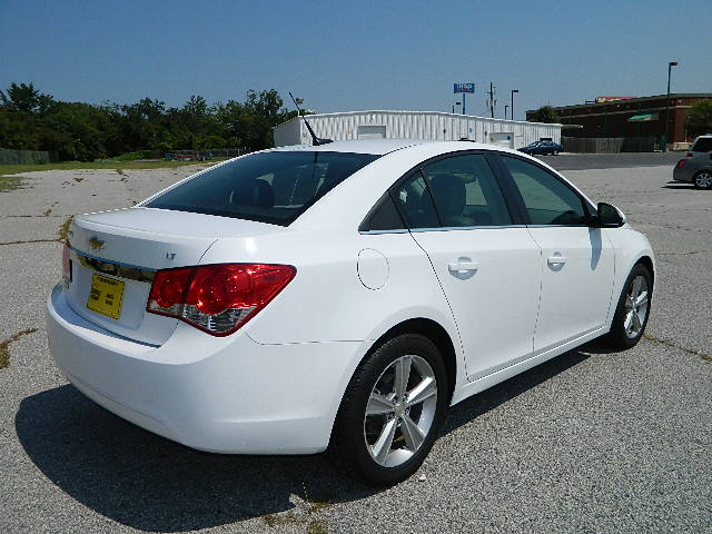 Chevrolet Cruze 2012 photo 2