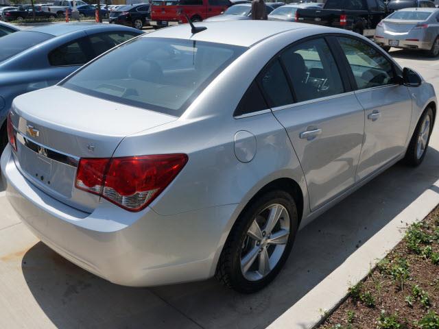 Chevrolet Cruze 2012 photo 2