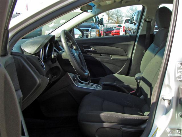 Chevrolet Cruze 2012 photo 3