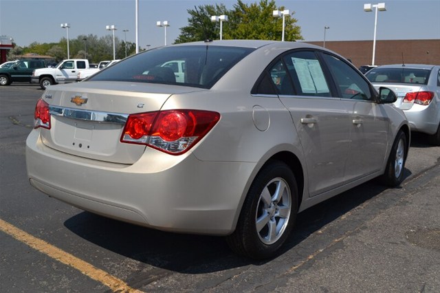 Chevrolet Cruze 2012 photo 2