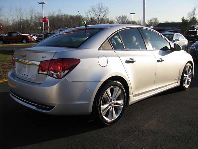 Chevrolet Cruze 2012 photo 2