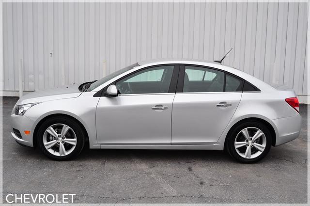 Chevrolet Cruze 2012 photo 2