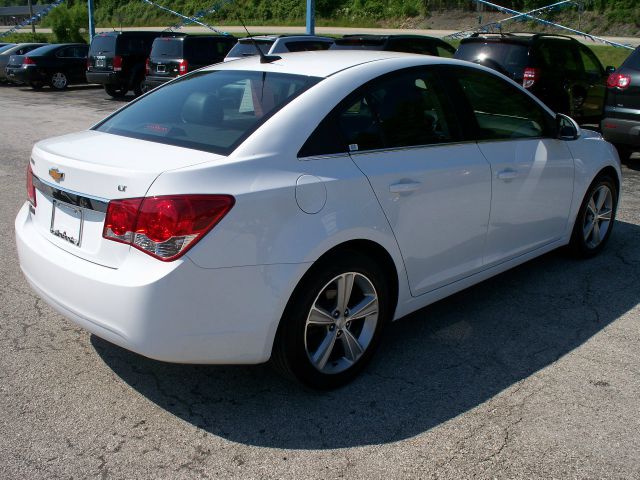 Chevrolet Cruze 4dr AWD SUV Sedan