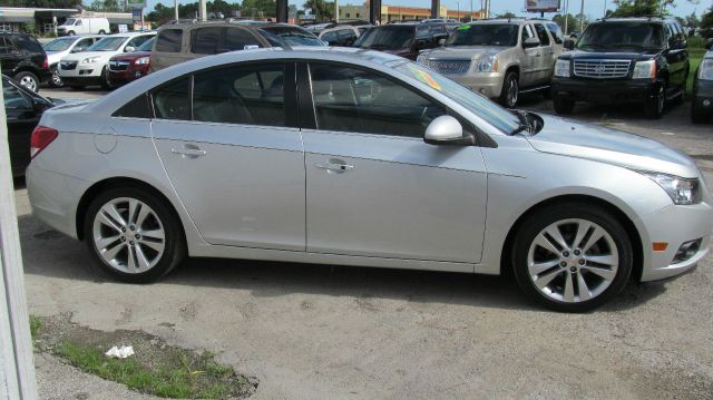 Chevrolet Cruze SLE SLT WT Sedan