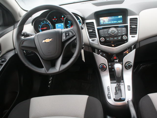 Chevrolet Cruze 2012 photo 2