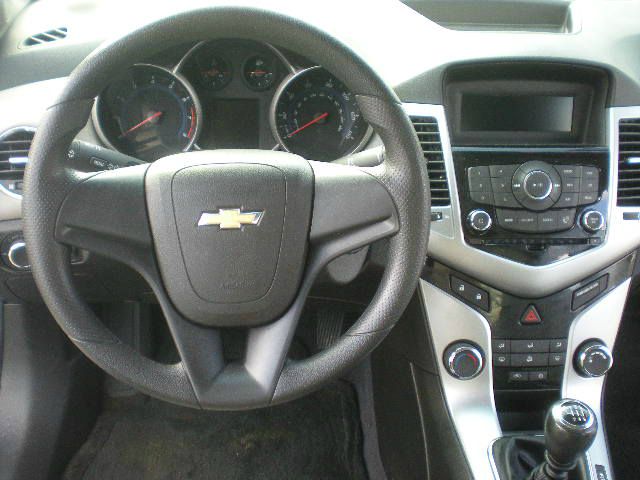 Chevrolet Cruze 2012 photo 2