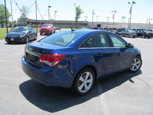 Chevrolet Cruze 4dr AWD SUV Sedan