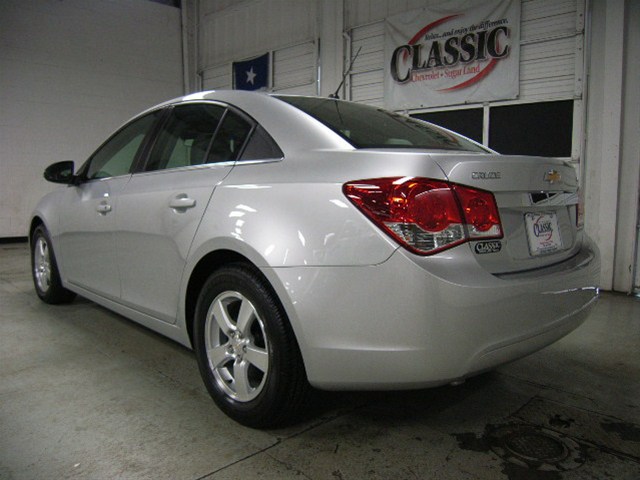 Chevrolet Cruze 2012 photo 2